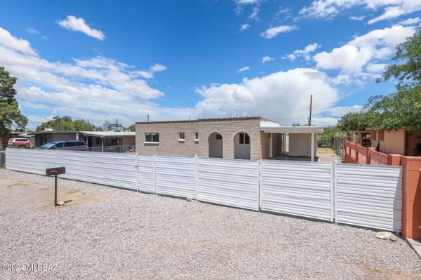 17 E Corona Road, Tucson, AZ 85756