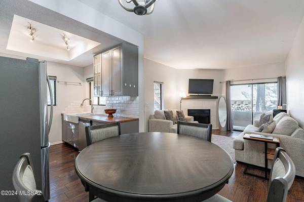 5750 N Camino Esplendora  #125,  Tucson,  AZ 85718