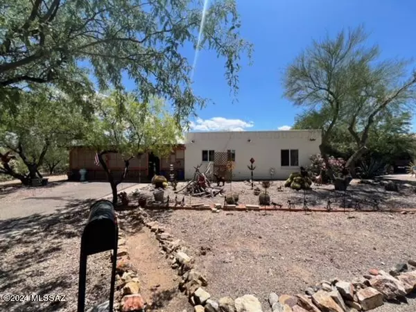 549 S Paseo Bolsillo,  Green Valley,  AZ 85614