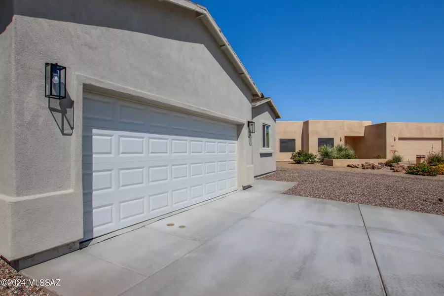 120 E Placita De Aretes, Green Valley, AZ 85614