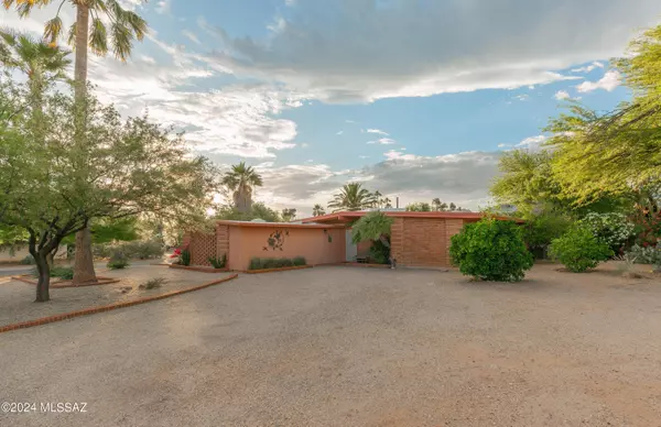 7001 E Acoma Place, Tucson, AZ 85715