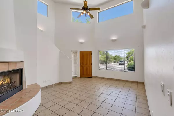 Green Valley, AZ 85614,942 S Vuelta De Transicion