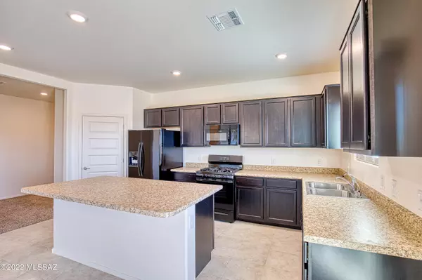 Marana, AZ 85653,10299 N Arroyo Lupine Way