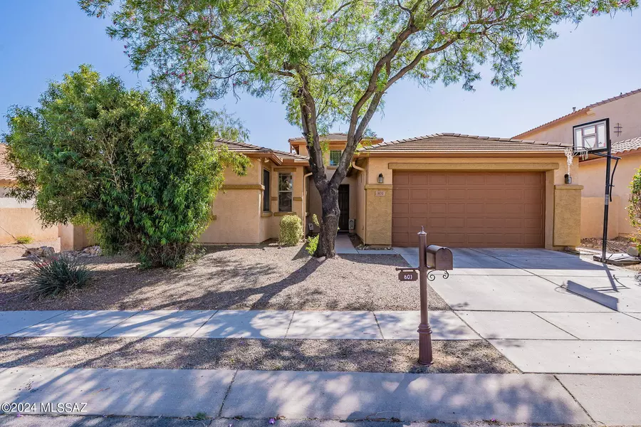 801 W Camino Tunera, Sahuarita, AZ 85629