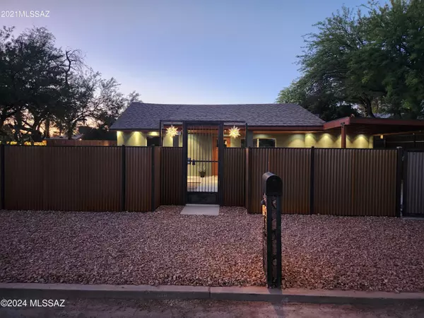 4945 E Hawthorne Street, Tucson, AZ 85711