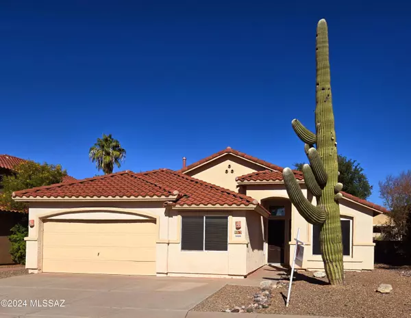 9015 E Autumn Sage Street, Tucson, AZ 85747