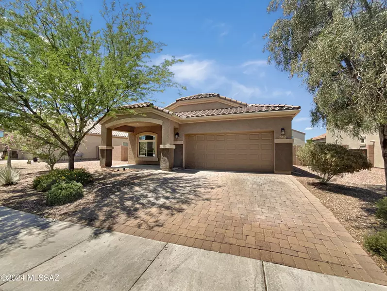 8838 W Saguaro Moon Road, Marana, AZ 85653