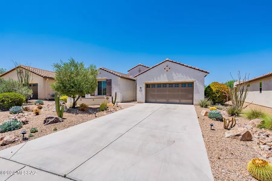 551 N Easter Lily Lane, Green Valley, AZ 85614