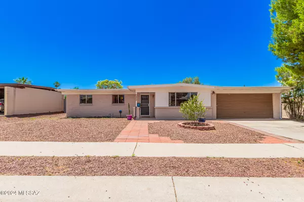 9450 E Palm Tree Drive,  Tucson,  AZ 85710