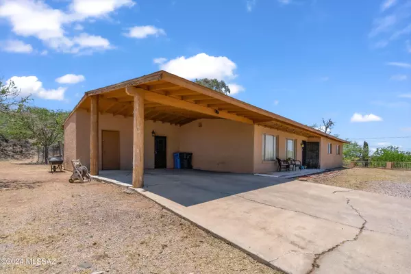 Nogales, AZ 85621,947 N Silver Lode Trail