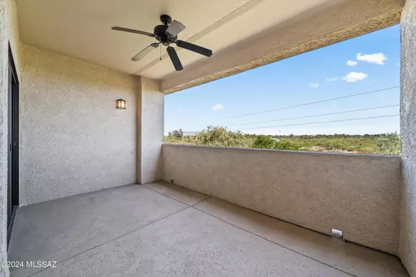 Tucson, AZ 85718,2550 E River Road #20302