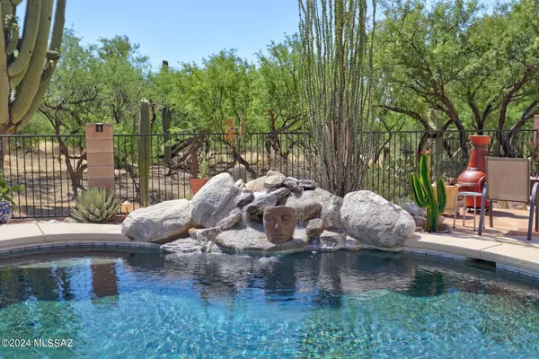 5318 N Fairway Heights Drive, Tucson, AZ 85749