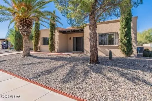 Green Valley, AZ 85614,1000 S La Higuera