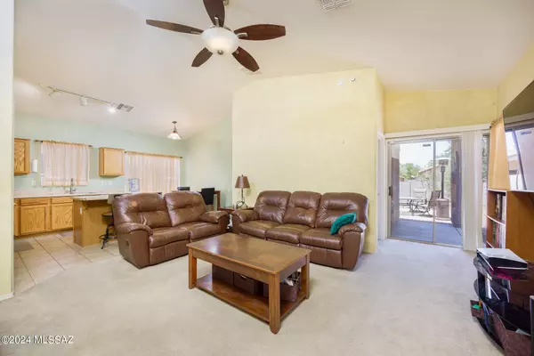 387 E Camino Limon Verde, Sahuarita, AZ 85629