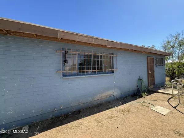 Tucson, AZ 85705,443 E Laguna Street