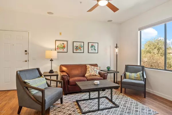 Tucson, AZ 85718,2550 E River Road #13306