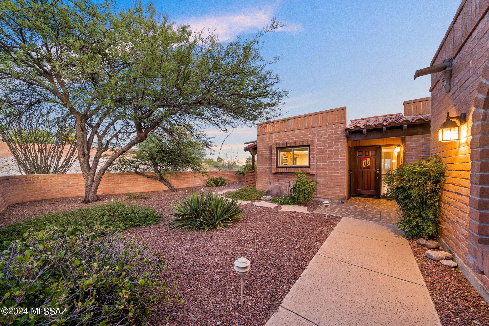 Tucson, AZ 85750,6810 E Loma Del Bribon
