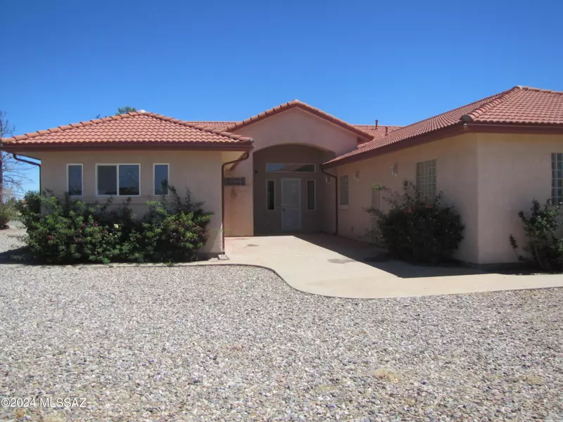 414 N. Geneva Estates Rd, Pearce, AZ 85625