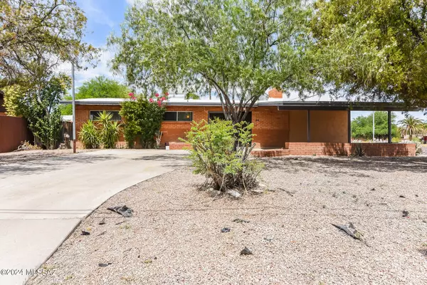 3549 N Santa Rita Avenue,  Tucson,  AZ 85719