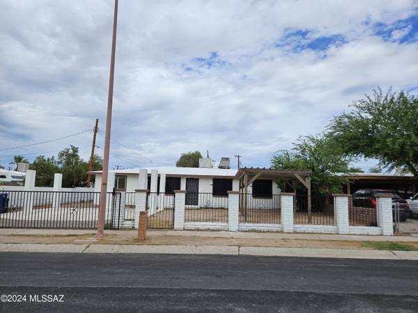 7057 S Lundy Drive, Tucson, AZ 85706