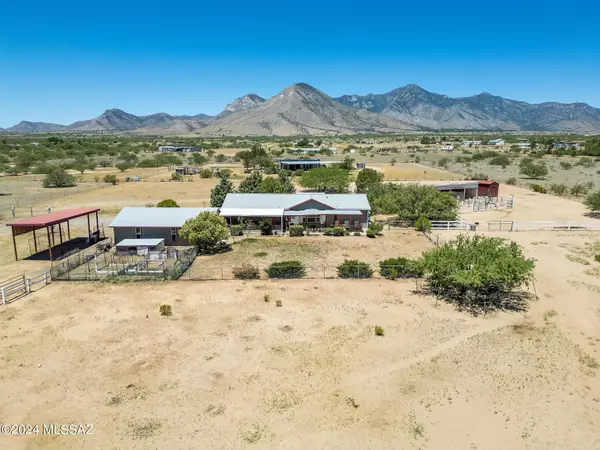 8301 E Rockfort Ranch Road, Hereford, AZ 85615