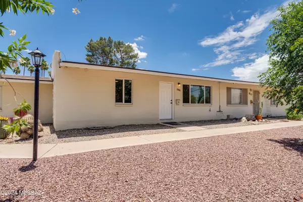 466 N Silverbell Road, Tucson, AZ 85745