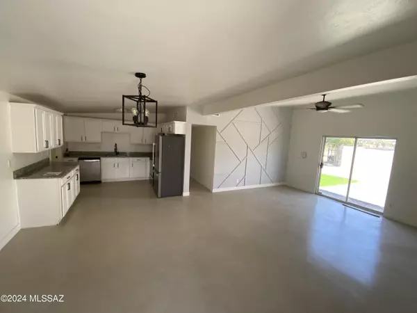 Tucson, AZ 85713,2356 S Tucson Stravenue