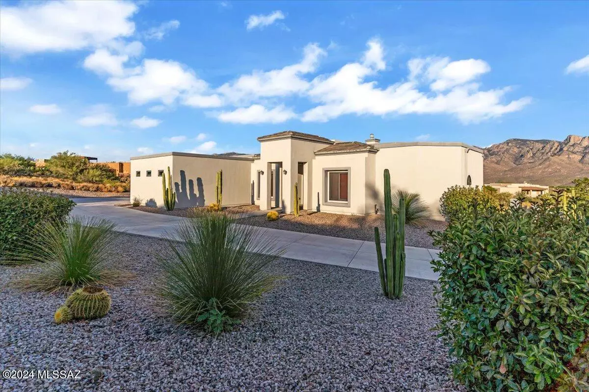 Oro Valley, AZ 85755,596 W Granite View Drive