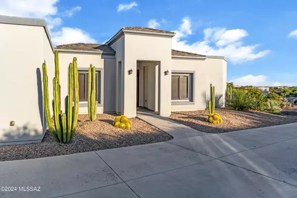 Oro Valley, AZ 85755,596 W Granite View Drive