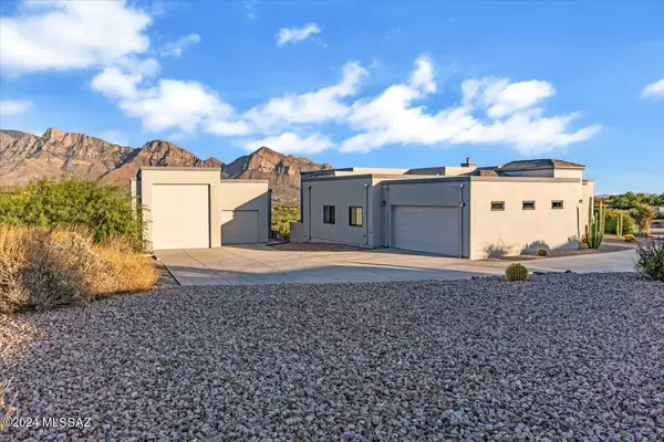 Oro Valley, AZ 85755,596 W Granite View Drive