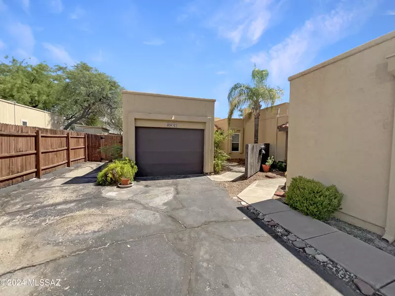 4321 W Pyracantha Drive, Tucson, AZ 85741