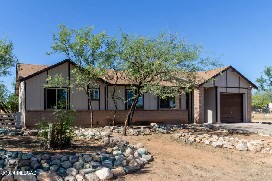 7485 W Calle Lerdo, Tucson, AZ 85757