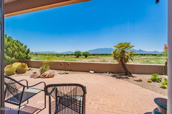 3737 S Camino Del Golfista, Green Valley, AZ 85614