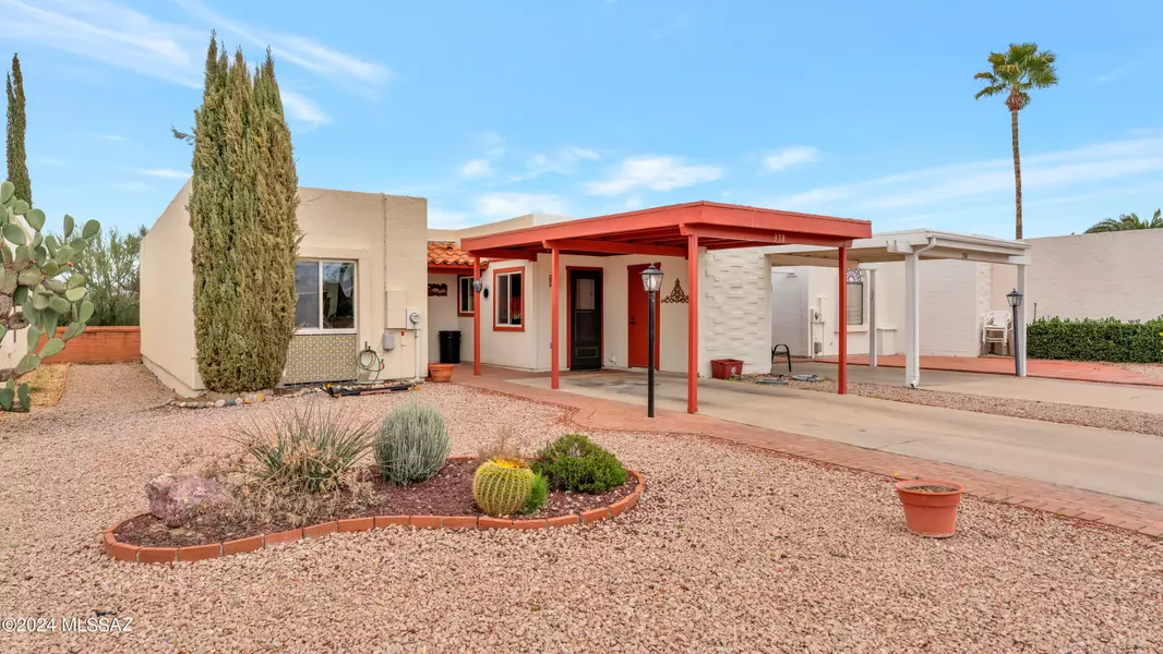 338 N Calle Del Chancero, Green Valley, AZ 85614