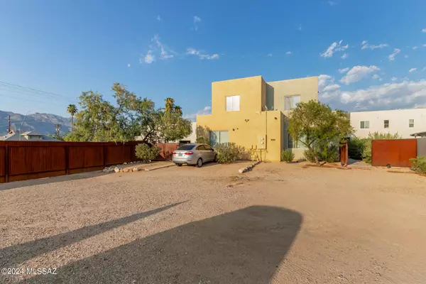 3136 N Winstel Boulevard, Tucson, AZ 85716