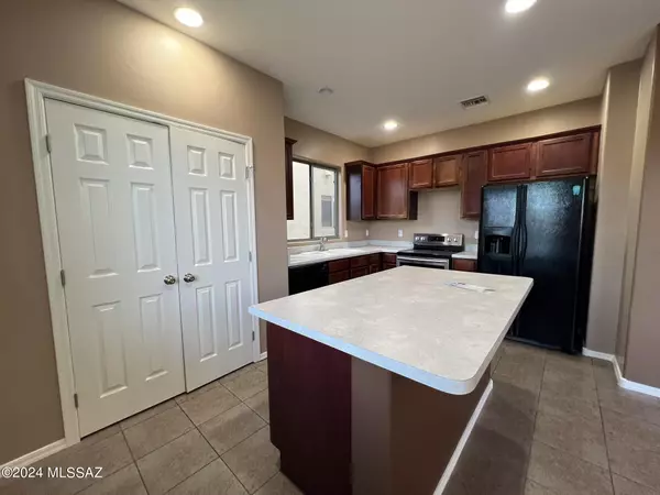 Sahuarita, AZ 85629,760 N Highlands Grove Lane