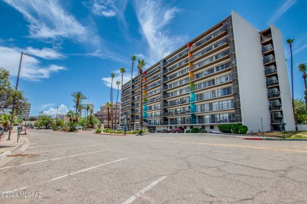 425 W Paseo Redondo Plaza #2, Tucson, AZ 85701