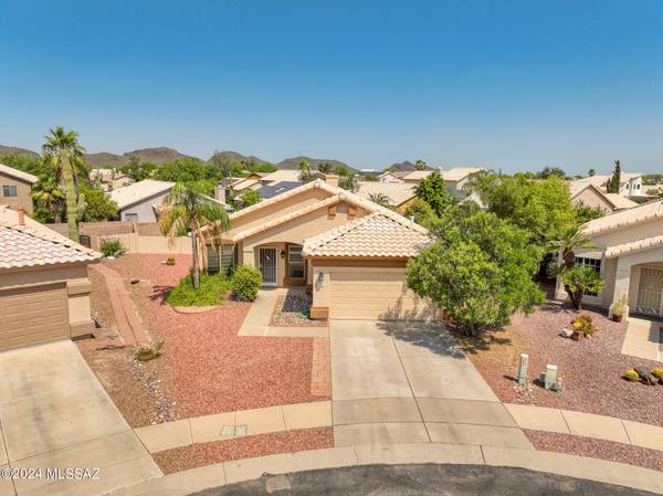 9063 N Safflower Lane,  Tucson,  AZ 85743