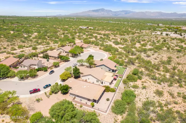 2089 W Cave Cotton Loop, Benson, AZ 85602