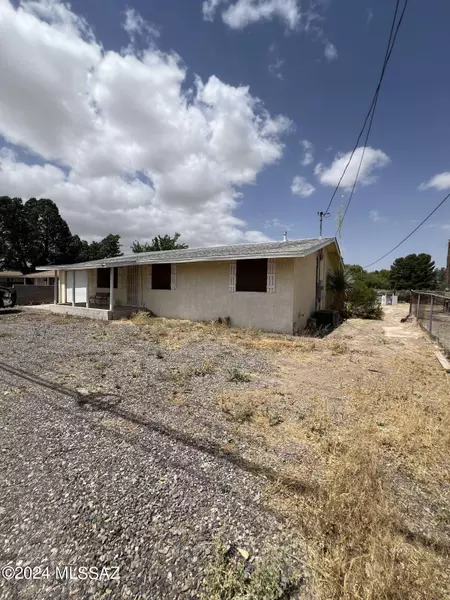 1720 S 20th Avenue, Safford, AZ 85546