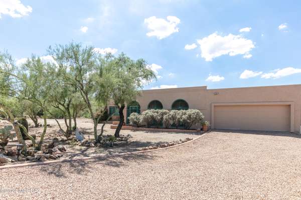 6971 N Broom Tail Drive, Tucson, AZ 85743