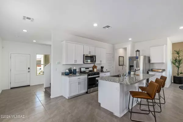 6057 E Falconry Trail, Tucson, AZ 85756