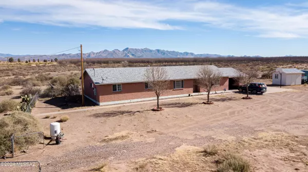 4377 W Thompson Road,  Elfrida,  AZ 85610