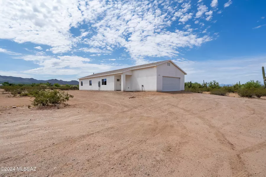 6983 N Boswell Lane, Tucson, AZ 85743