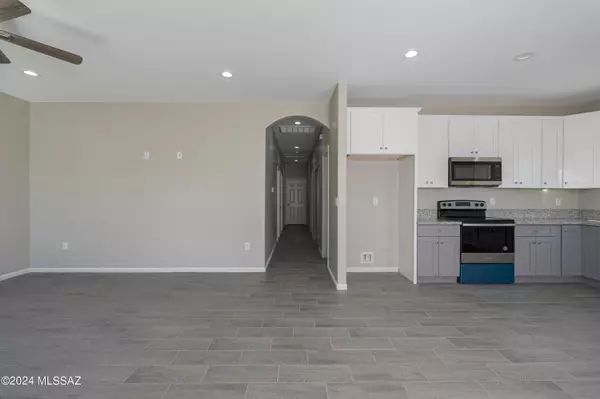 Tucson, AZ 85756,10240 S Rainbow Lane