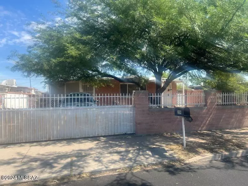 Tucson, AZ 85756,209 E Inez Street