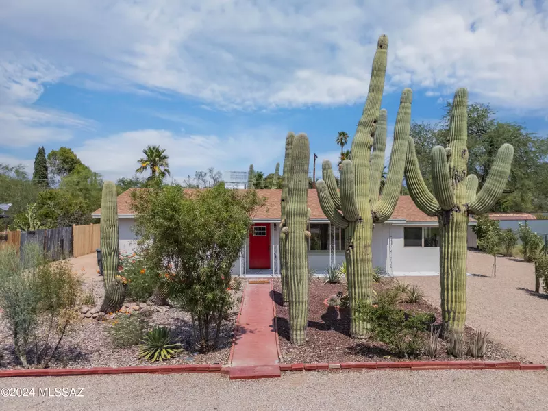 926 N Montezuma Avenue, Tucson, AZ 85711