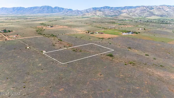 4 Acres E Treasure Road #B, Pearce, AZ 85625