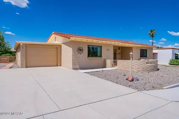 201 E El Limon,  Green Valley,  AZ 85614