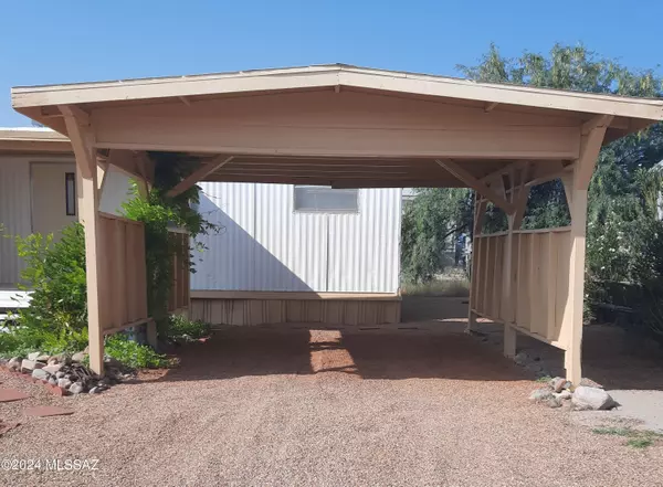 Benson, AZ 85602,688 E Lesli Drive